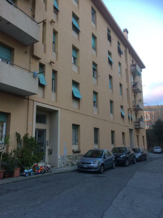 Casaretto Apartment Near Hospital Gaslini Genova المظهر الخارجي الصورة